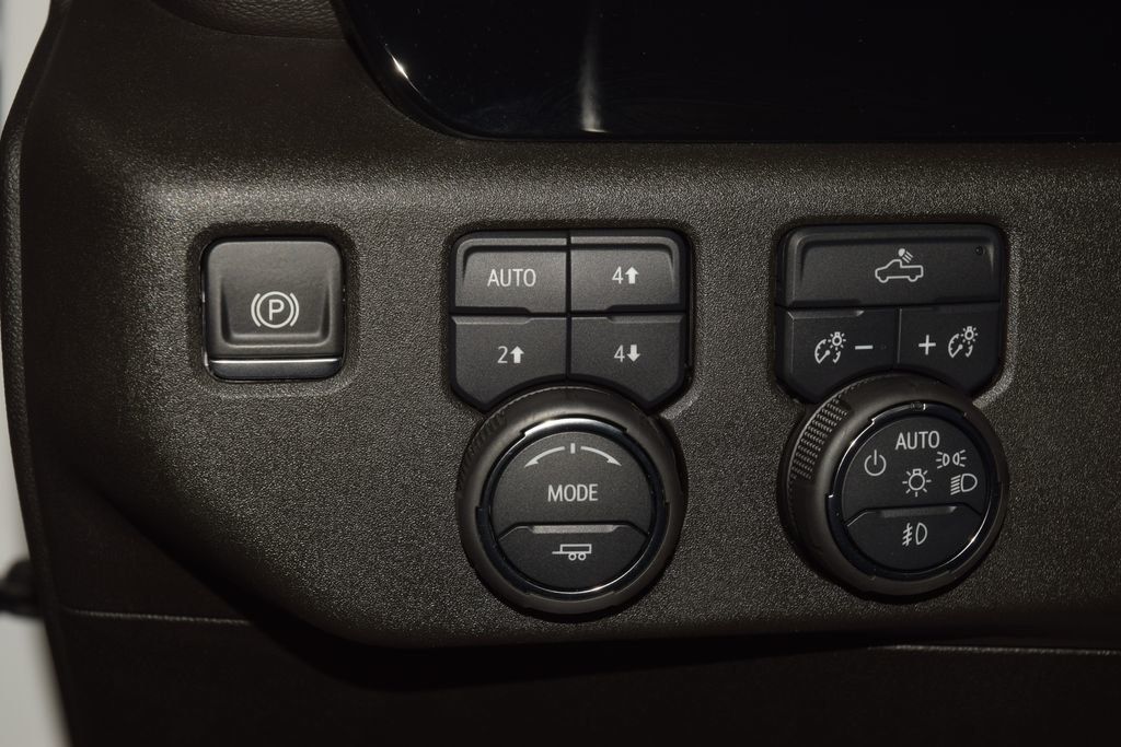 2024 Chevrolet Silverado 1500 4WD Crew Cab 147" RST - 23069770 - 36
