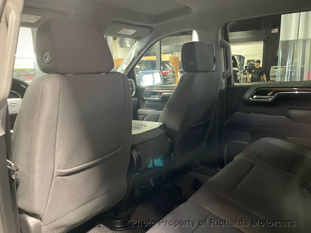 2024 Chevrolet Silverado 1500 4WD Crew Cab 147" RST - 23044869 - 17