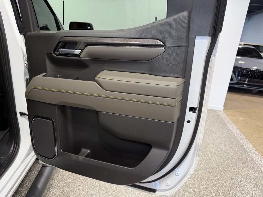 2024 Chevrolet Silverado 1500 4WD Crew Cab 147" ZR2 - 23065469 - 40