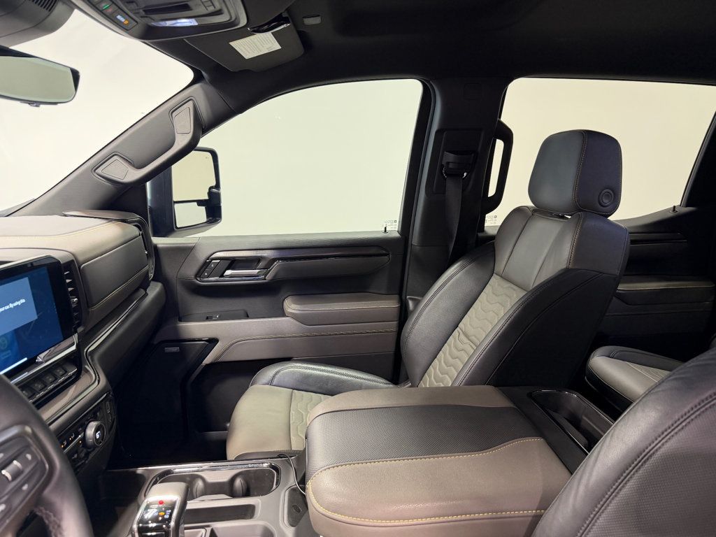 Chevrolet Silverado photo 14