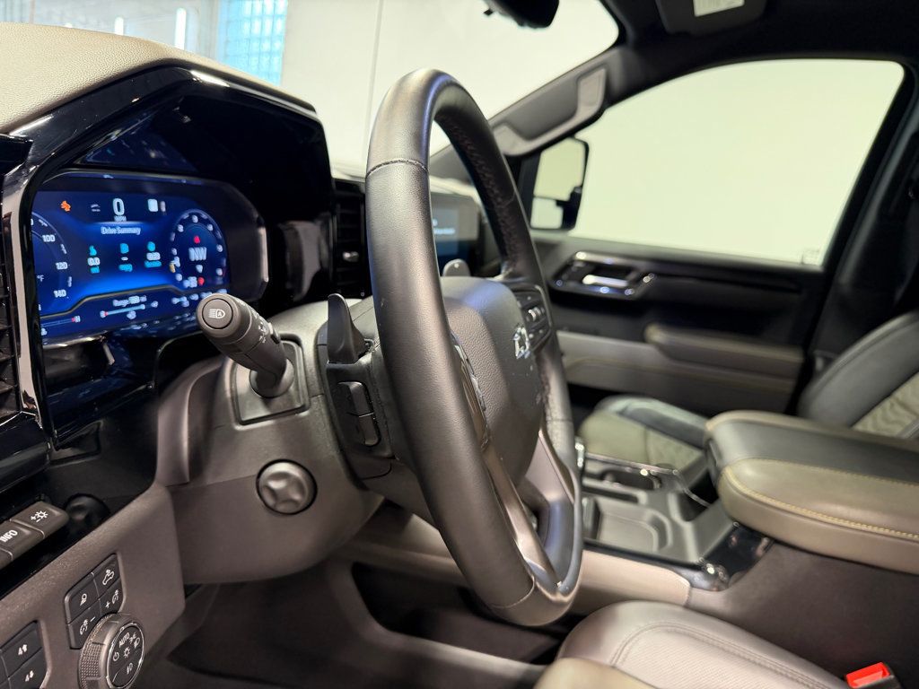 Chevrolet Silverado photo 21