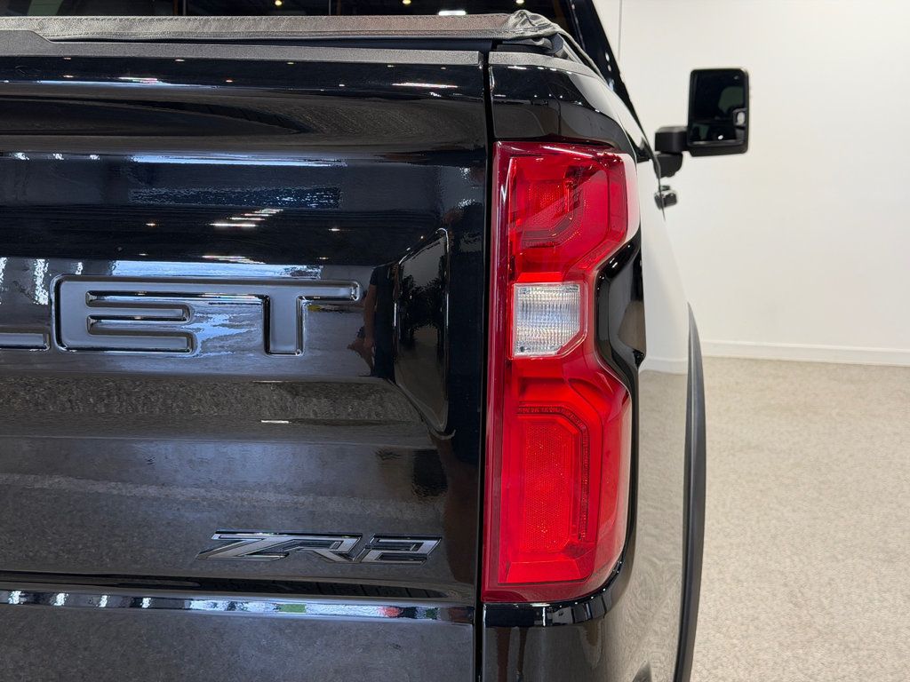 Chevrolet Silverado photo 24
