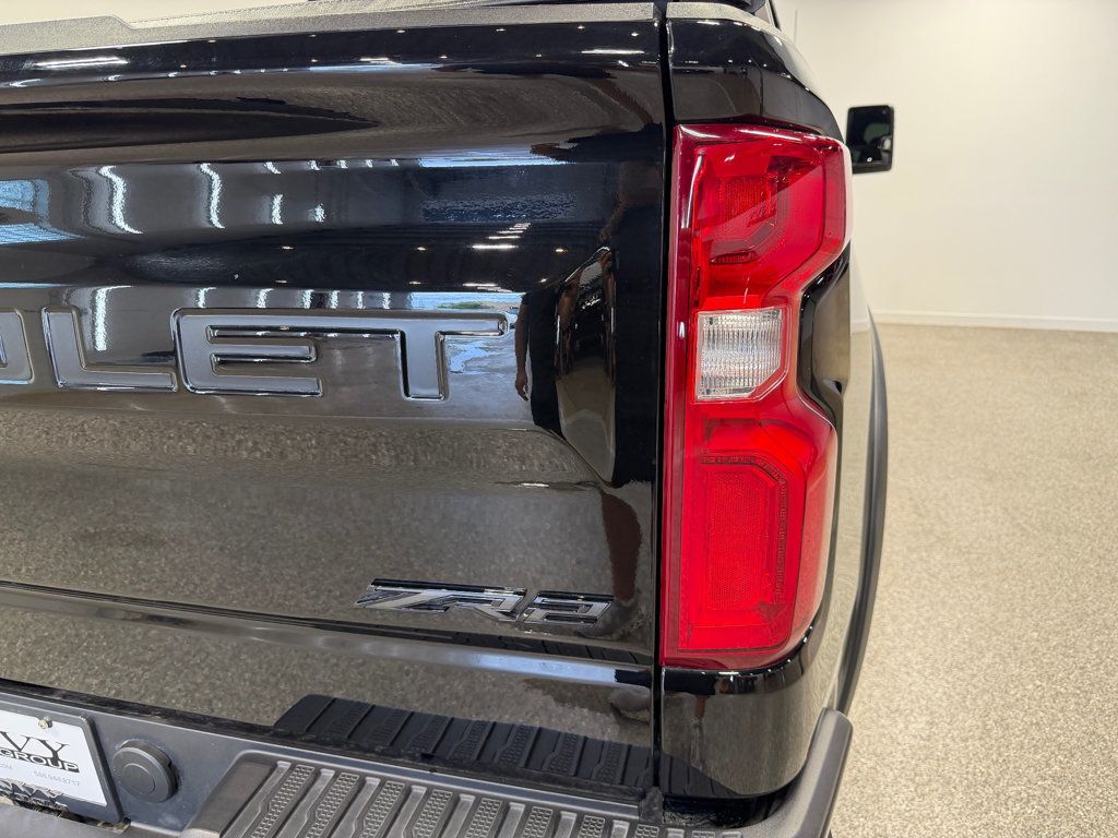 Chevrolet Silverado photo 26