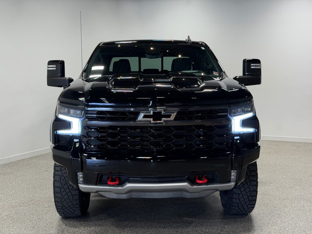Chevrolet Silverado photo 3