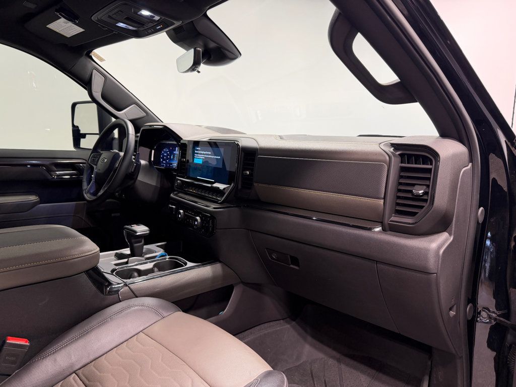 Chevrolet Silverado photo 36