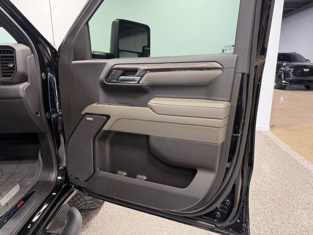 Chevrolet Silverado photo 40