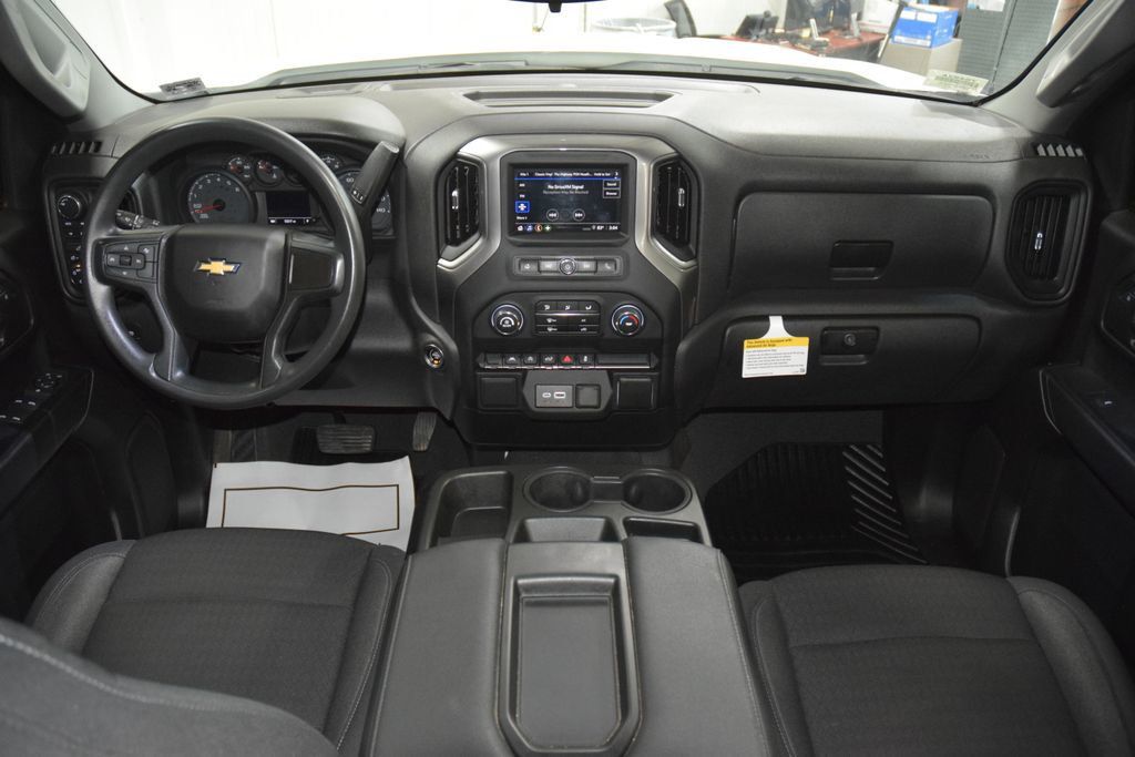 2024 Chevrolet Silverado 1500 4WD Crew Cab 157" Custom - 23070665 - 28
