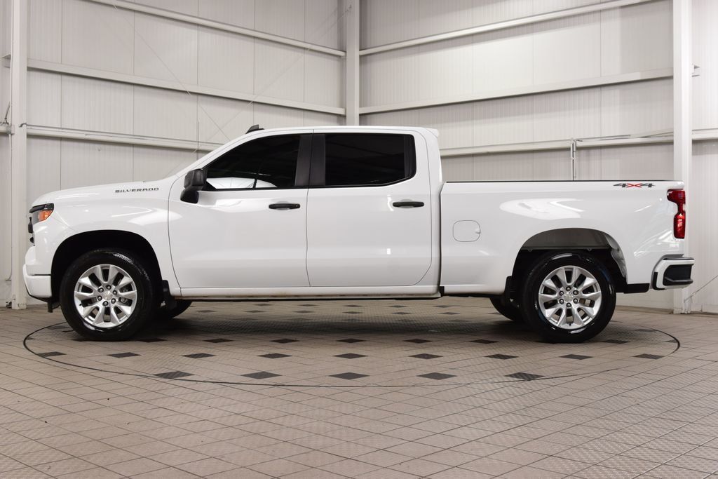 2024 Chevrolet Silverado 1500 4WD Crew Cab 157" Custom - 23070665 - 3