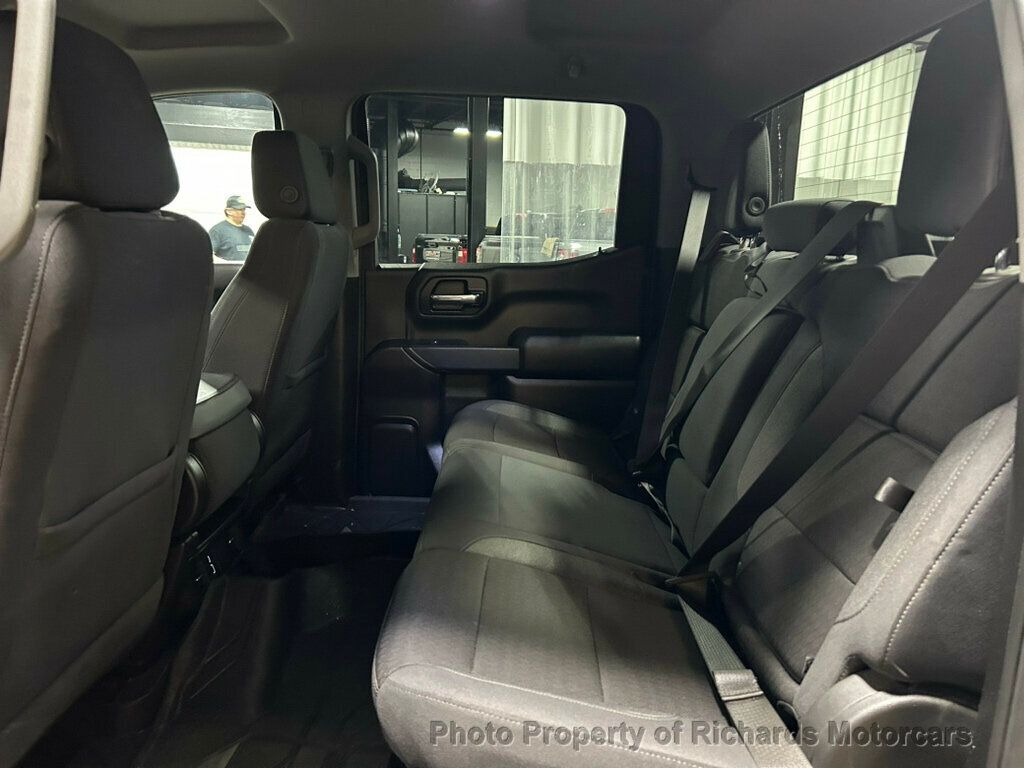 2024 Chevrolet Silverado 1500 4WD Crew Cab 157" Custom - 23006156 - 17