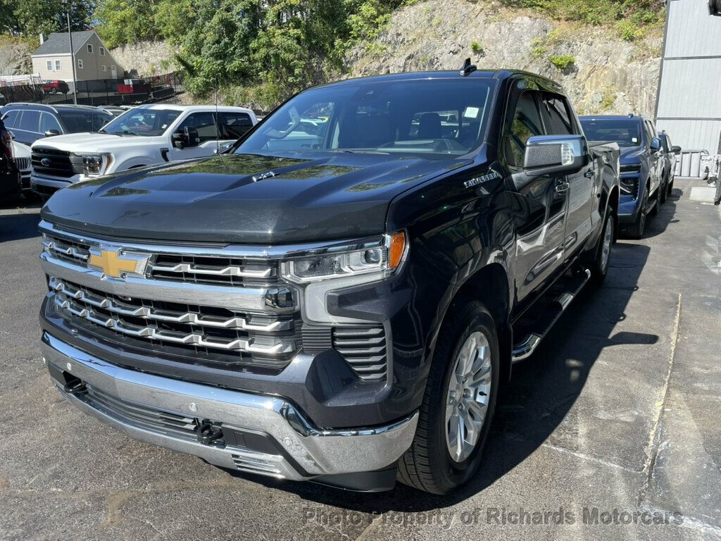 2024 Chevrolet Silverado 1500 4WD Crew Cab 157" LTZ - 23079908 - 3