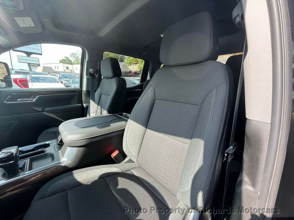 2024 Chevrolet Silverado 1500 RST photo 14