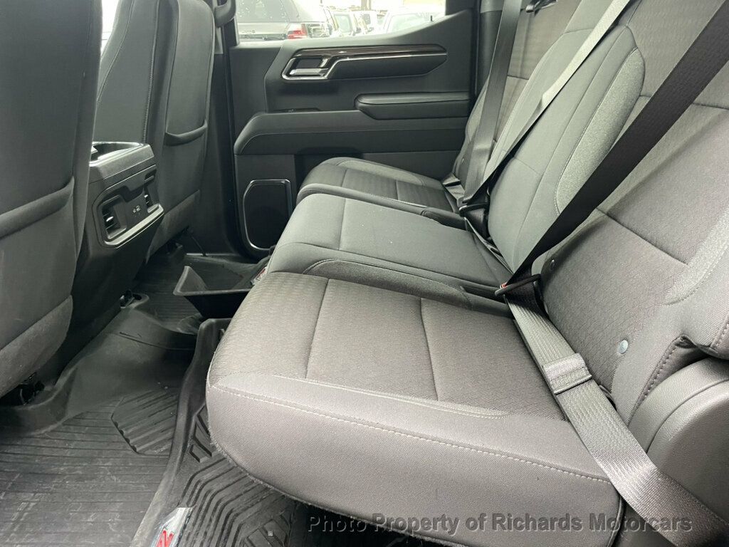 2024 Chevrolet Silverado 1500 4WD Crew Cab 157" RST - 23069374 - 17