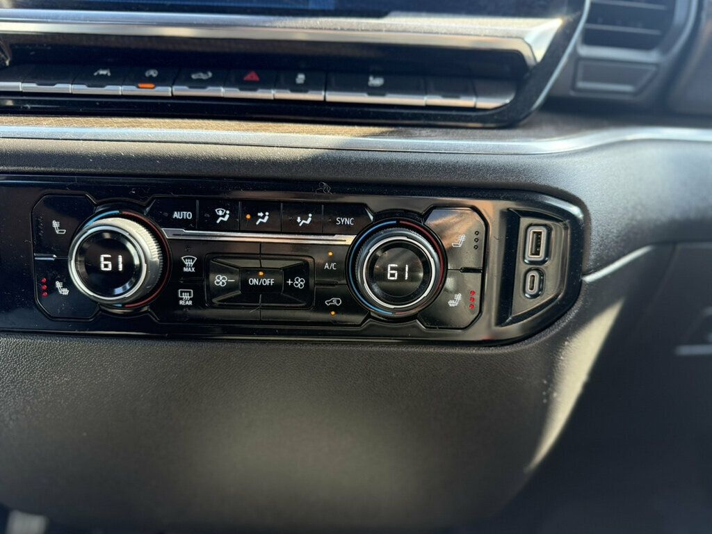 Chevrolet Silverado photo 16