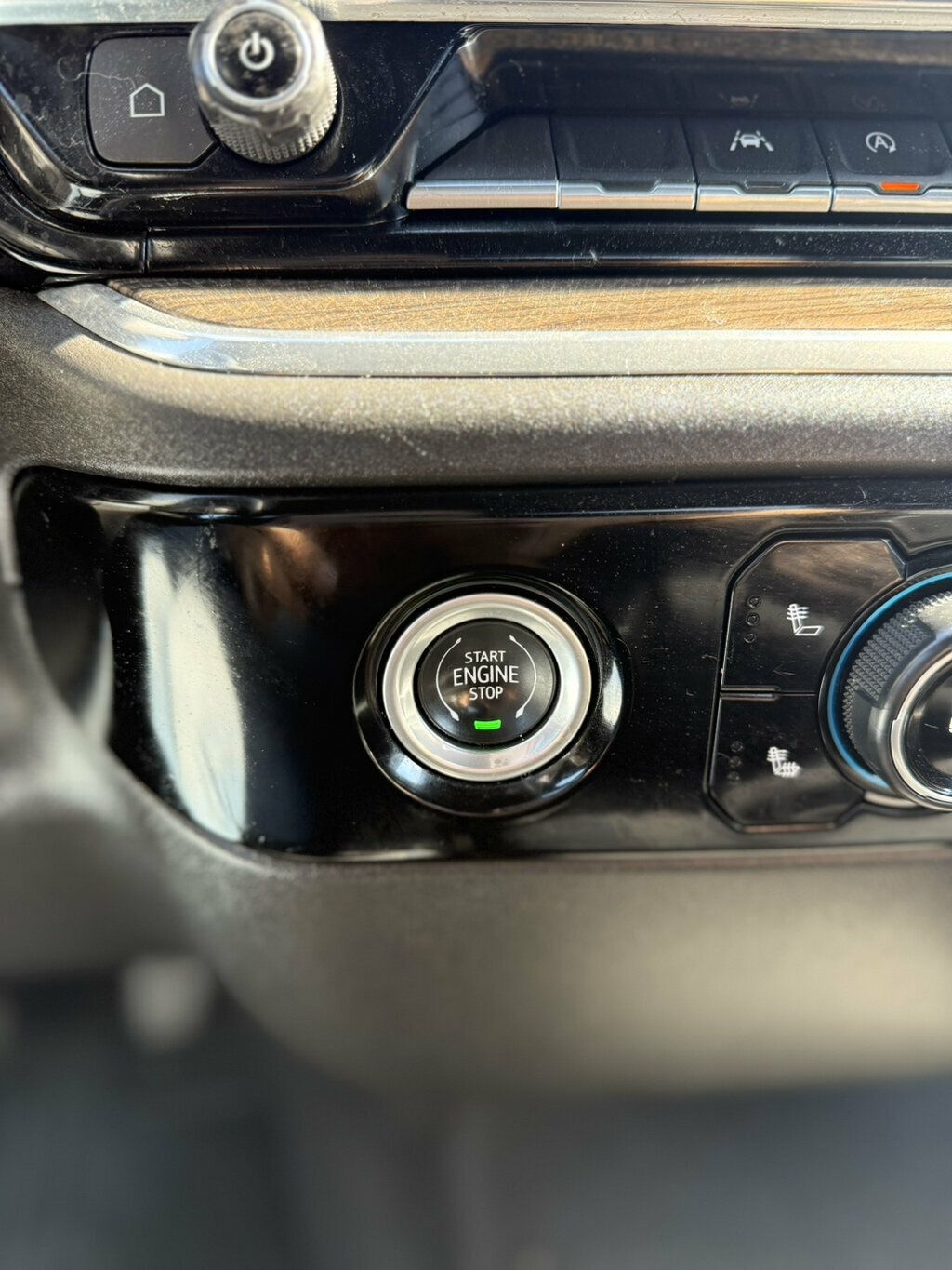 Chevrolet Silverado photo 17