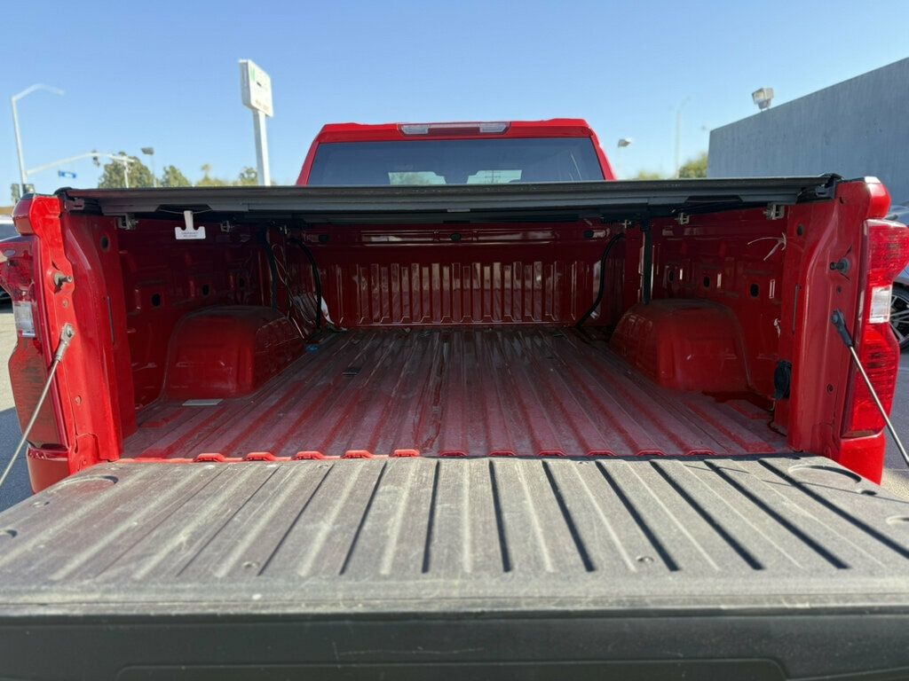 Chevrolet Silverado photo 20