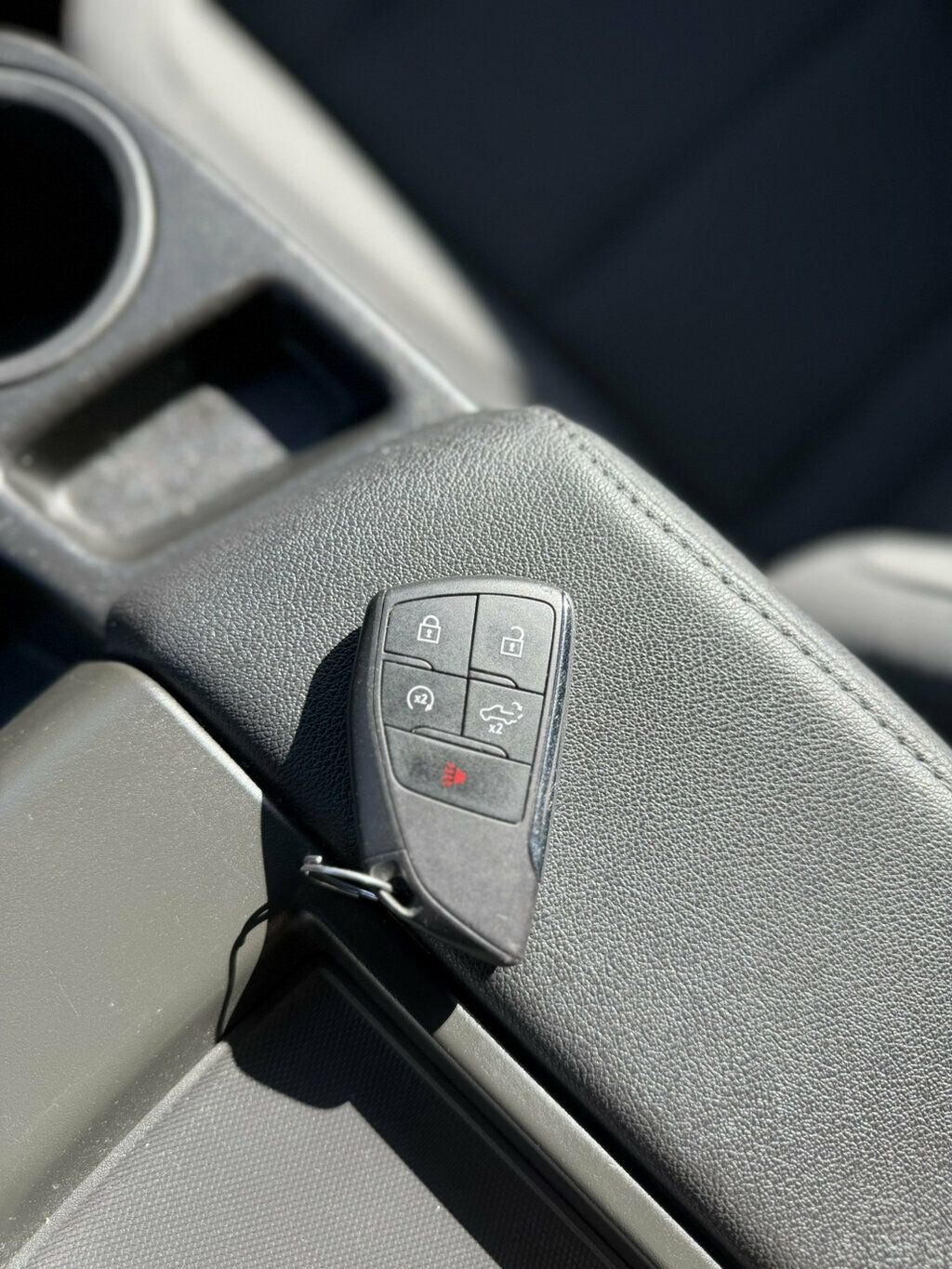 Chevrolet Silverado photo 21