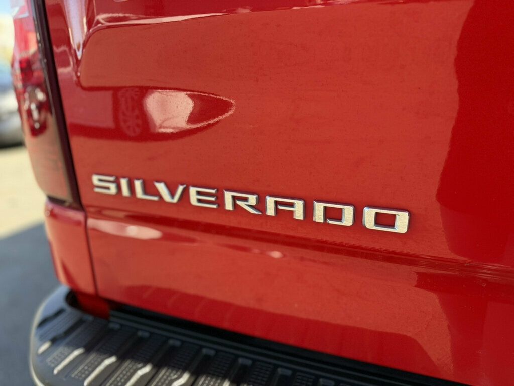 Chevrolet Silverado photo 22