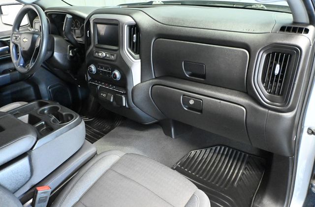 2024 Chevrolet Silverado 1500 Crew Cab Custom Turbomax Blackout Package - 23084213 - 9