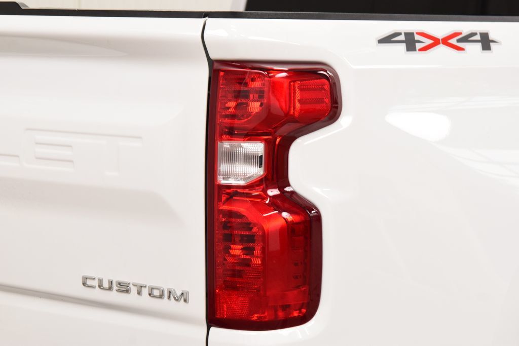 2024 Chevrolet Silverado 1500 Custom - 23061221 - 18