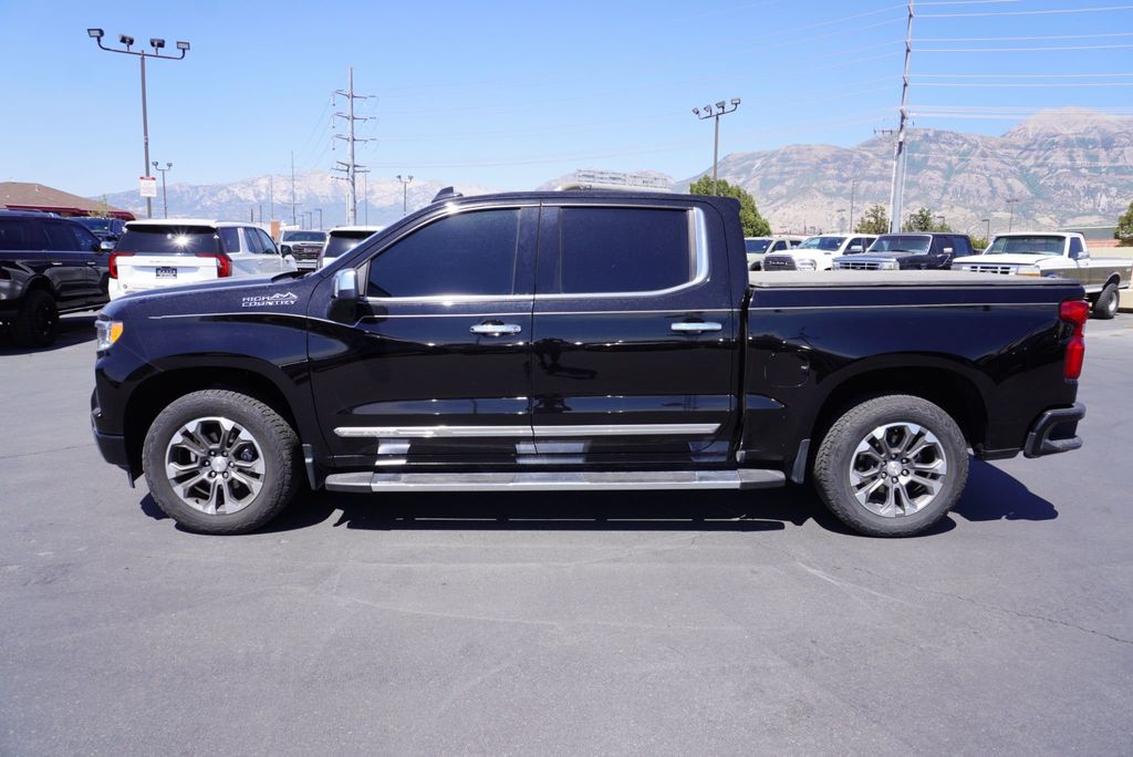 2024 Chevrolet Silverado 1500 High Country photo 2