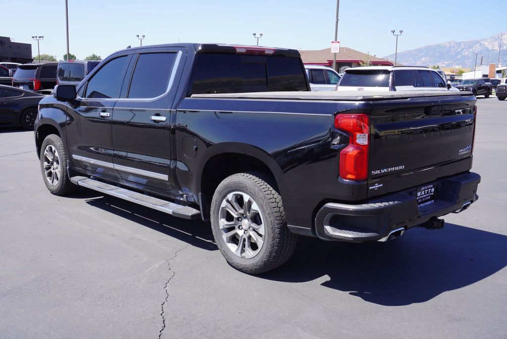 2024 Chevrolet Silverado 1500 High Country photo 3