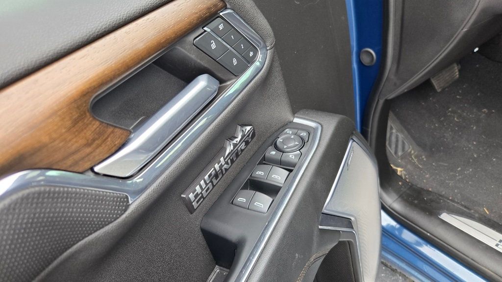2024 Chevrolet Silverado 1500 High Country photo 13