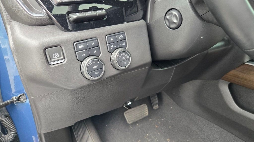 2024 Chevrolet Silverado 1500 High Country photo 15