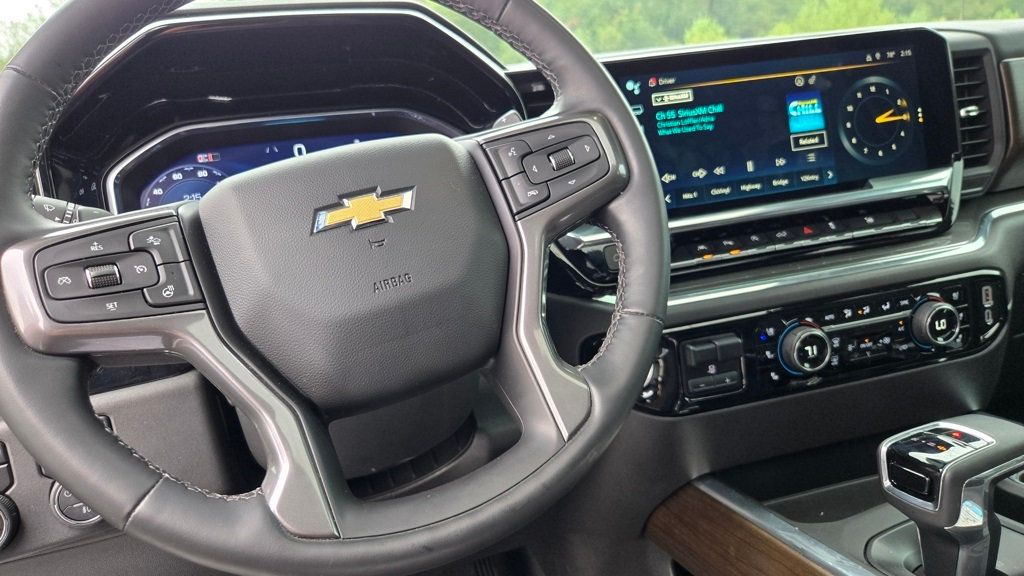 2024 Chevrolet Silverado 1500 High Country photo 16