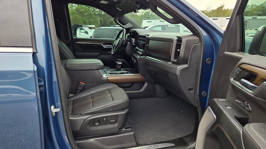 2024 Chevrolet Silverado 1500 High Country photo 23