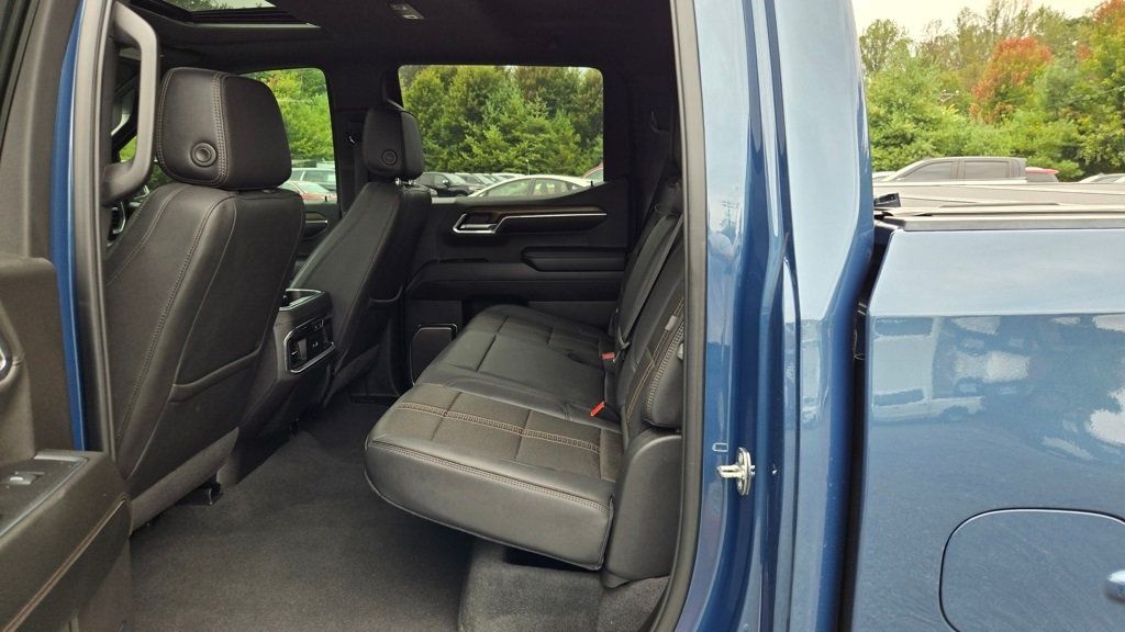 2024 Chevrolet Silverado 1500 High Country photo 24