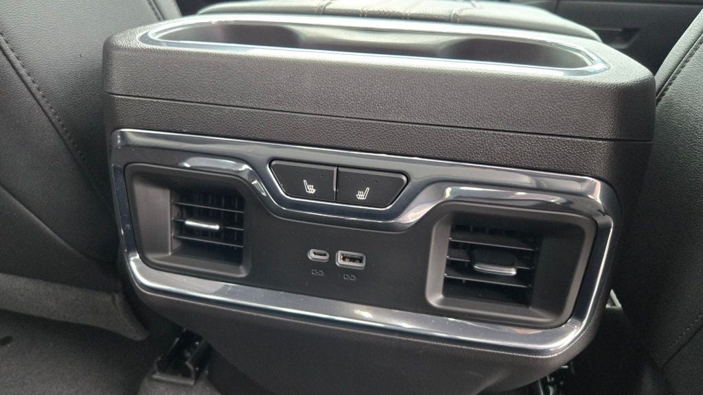2024 Chevrolet Silverado 1500 High Country photo 25