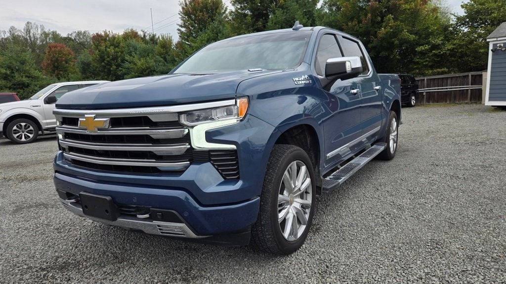 2024 Chevrolet Silverado 1500 High Country photo 3