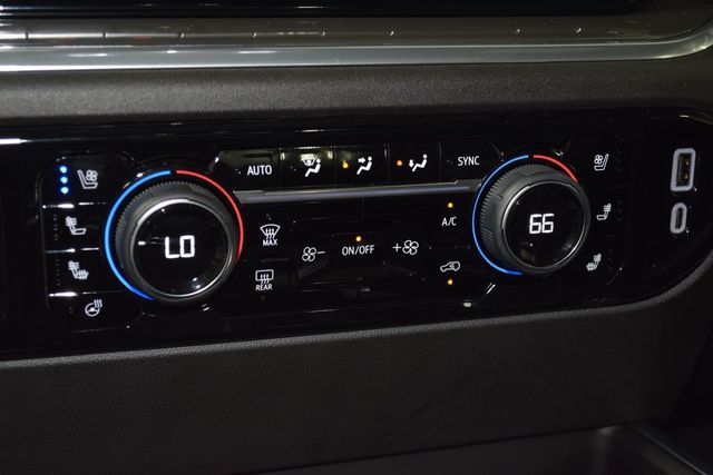 2024 Chevrolet Silverado 1500 High Country Premium II  - 22870692 - 33