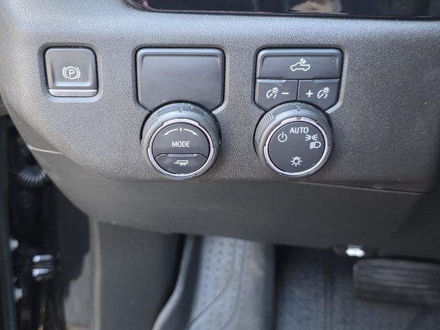 2024 Chevrolet Silverado 1500 LT - 23100292 - 17