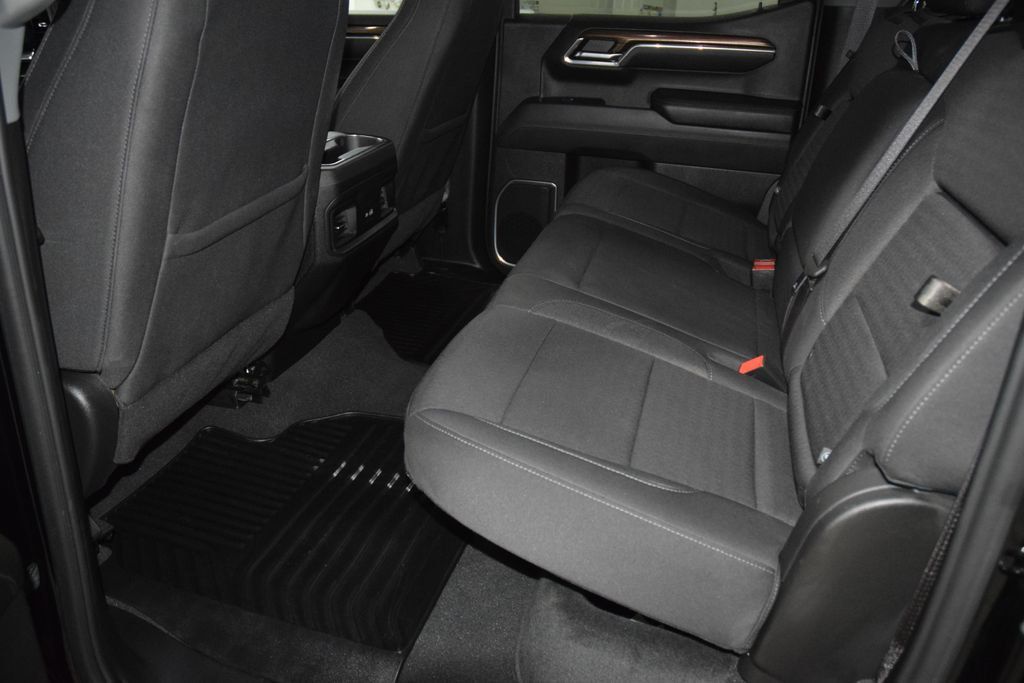 2024 Chevrolet Silverado 1500 LT - 23064505 - 40