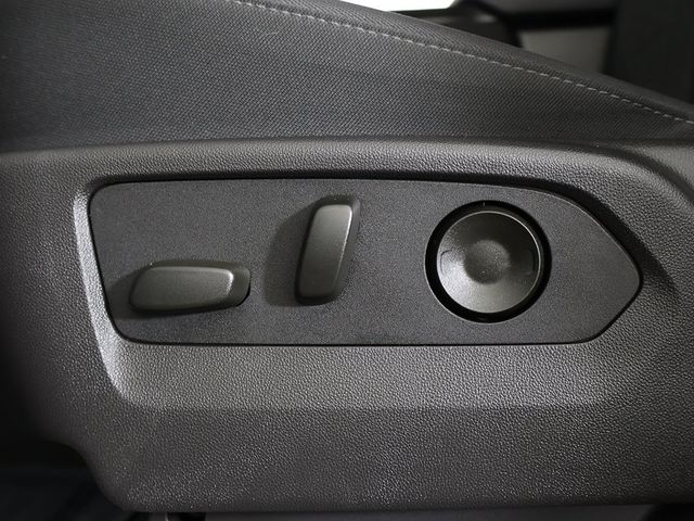 2024 Chevrolet Silverado 1500 LT - 22993589 - 30