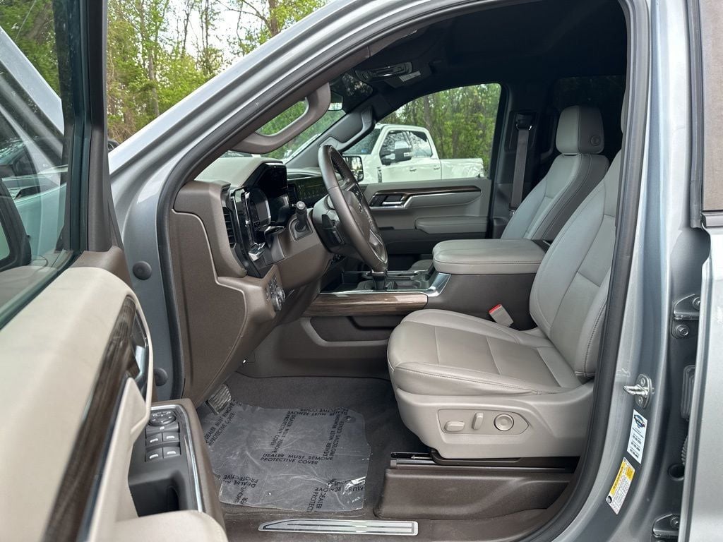 2024 Chevrolet Silverado 1500 LT Trail Boss w/ Leather - 23013680 - 21