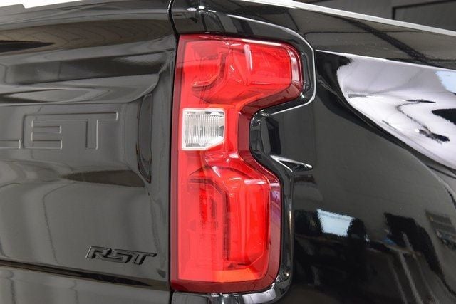 2024 Chevrolet Silverado 1500 RST photo 14