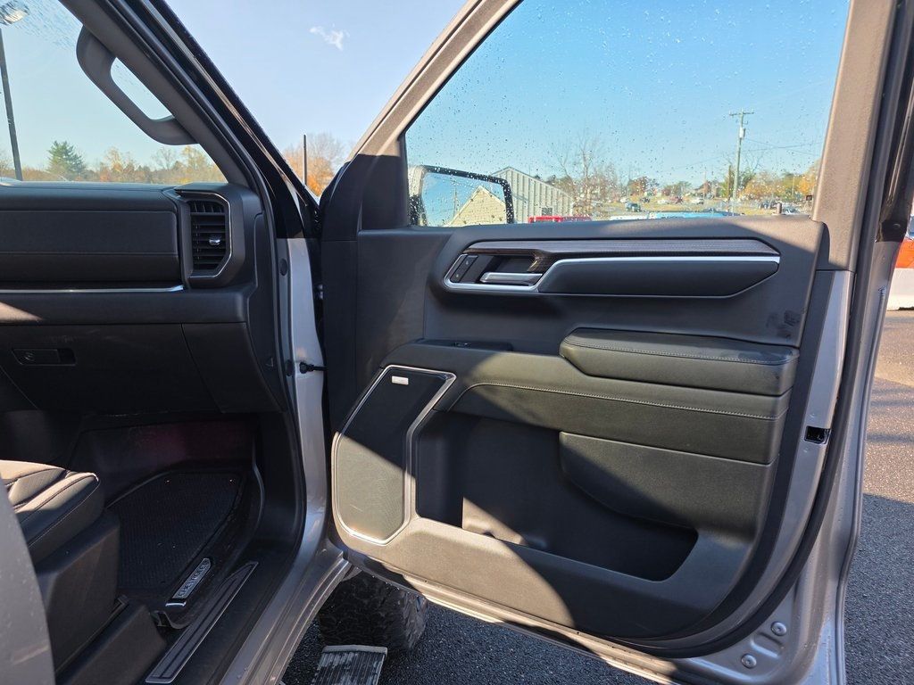 2024 Chevrolet Silverado 1500 RST - 22943828 - 16