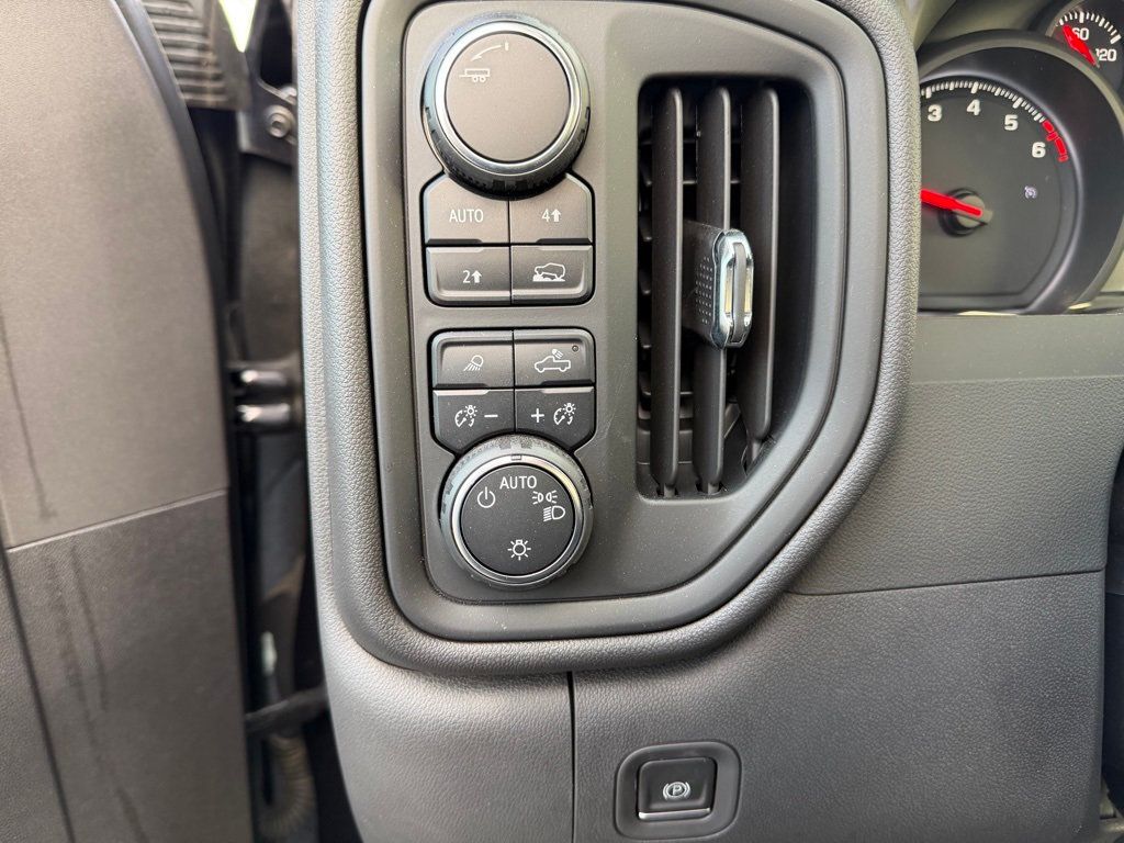 2024 Chevrolet Silverado 1500 WT - 22959171 - 13