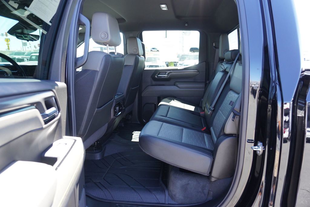 2024 Chevrolet Silverado 1500 ZR2 photo 13