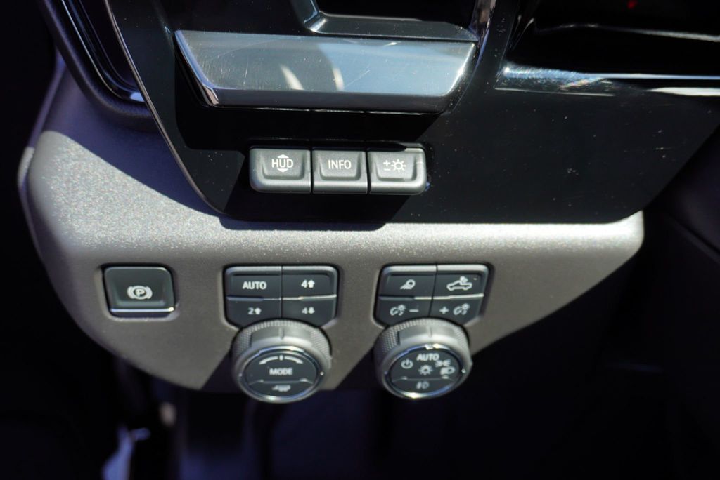 2024 Chevrolet Silverado 1500 ZR2 photo 21