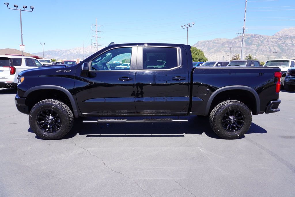 2024 Chevrolet Silverado 1500 ZR2 photo 2