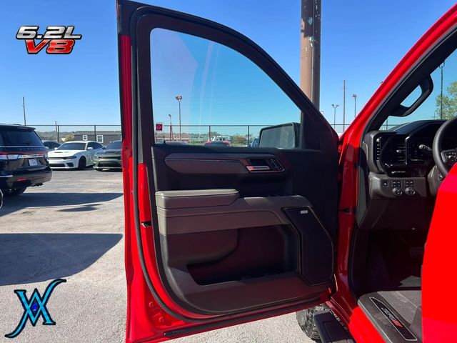 2024 Chevrolet Silverado 1500 Crew Cab ZR2 Pickup 4D 5 3/4 ft - 23094389 - 9