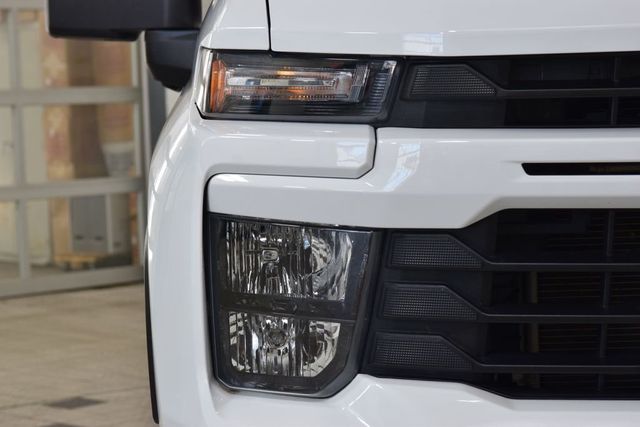 2024 Chevrolet Silverado 2500HD 2500HD CREW 4X4 CUSTOM * 6.6 V8 * 8' BED * 1 OWNER * LOCAL TRADE - 22998672 - 9