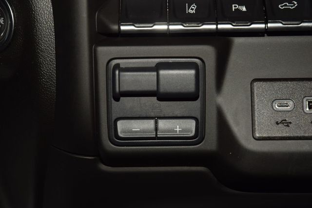 2024 Chevrolet Silverado 2500HD 2500HD CREW 4X4 CUSTOM * 6.6 V8 * 8' BED * 1 OWNER * LOCAL TRADE - 22998672 - 25