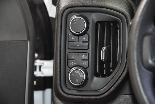 2024 Chevrolet Silverado 2500HD 2500HD CREW 4X4 CUSTOM * 6.6 V8 * 8' BED * 1 OWNER * LOCAL TRADE - 22998672 - 27