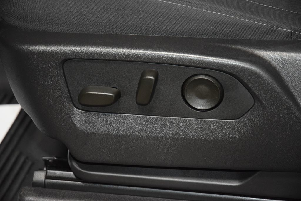 2024 Chevrolet Silverado 2500HD 2500HD CREW 4X4 CUSTOM * 6.6 V8 * 8' BED * 1 OWNER * LOCAL TRADE - 22998672 - 31