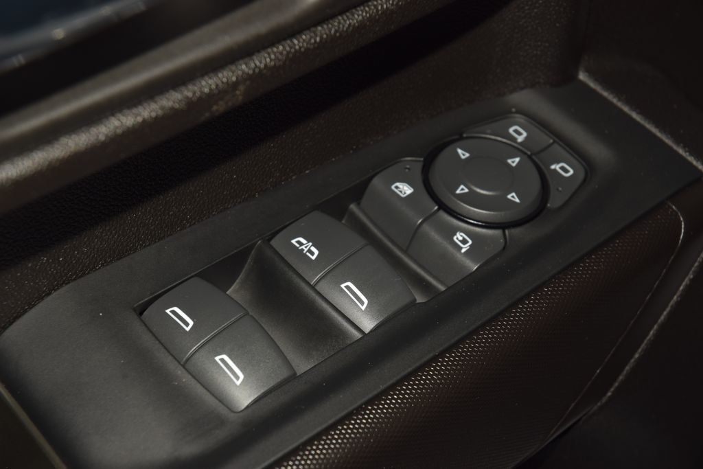 2024 Chevrolet Silverado 2500HD 2500HD CREW 4X4 CUSTOM * 6.6 V8 * 8' BED * 1 OWNER * LOCAL TRADE - 22998672 - 38