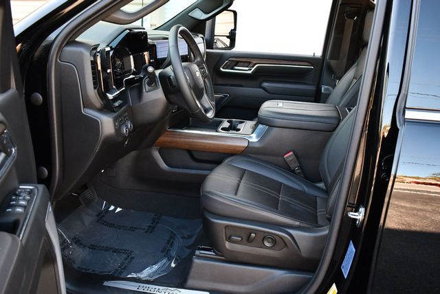 2024 Chevrolet Silverado 2500HD 4WD Crew Cab 159" High Country W/Technology & Z71 Packages - 22773004 - 14